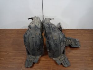 plastikos-tholos-aristeros-kai-dexios-toyota-yaris-2011-2020  